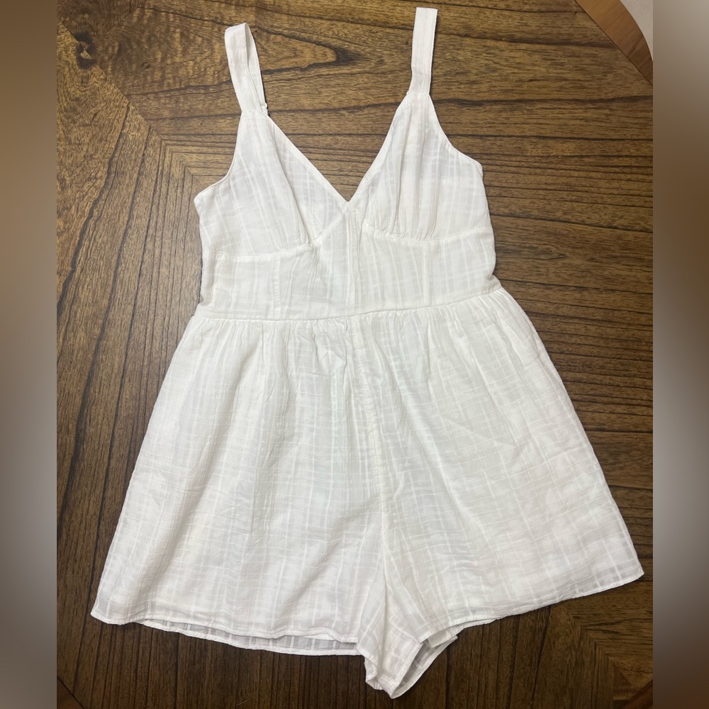 NWT American Eagle 100% Cotton Smocked Back Romper Pockets White Medium